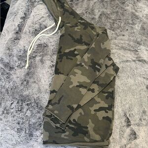 Zara Camouflage Green Sweater (back detail “Censored”)